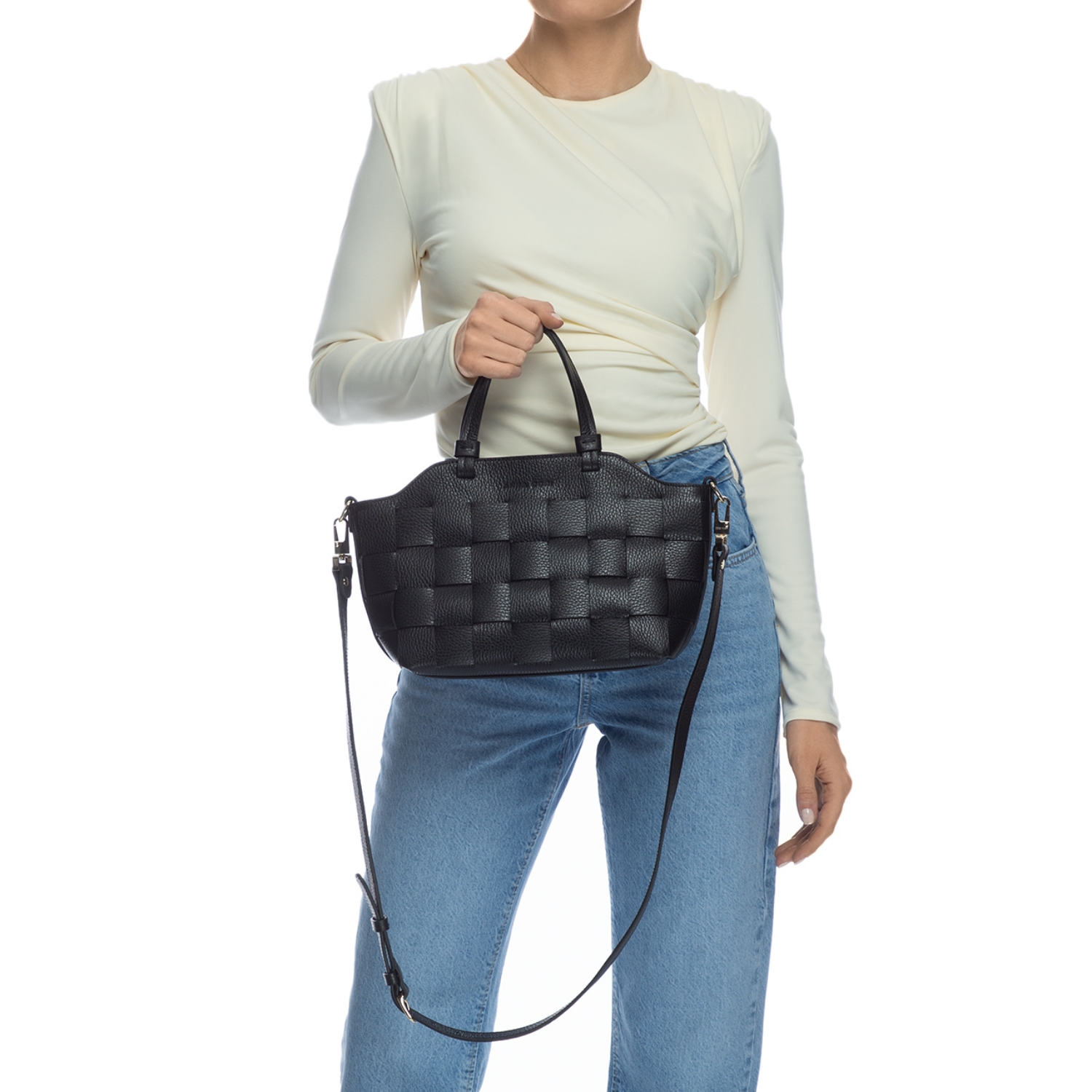 Imagine DAREIA BOTT NEGRU