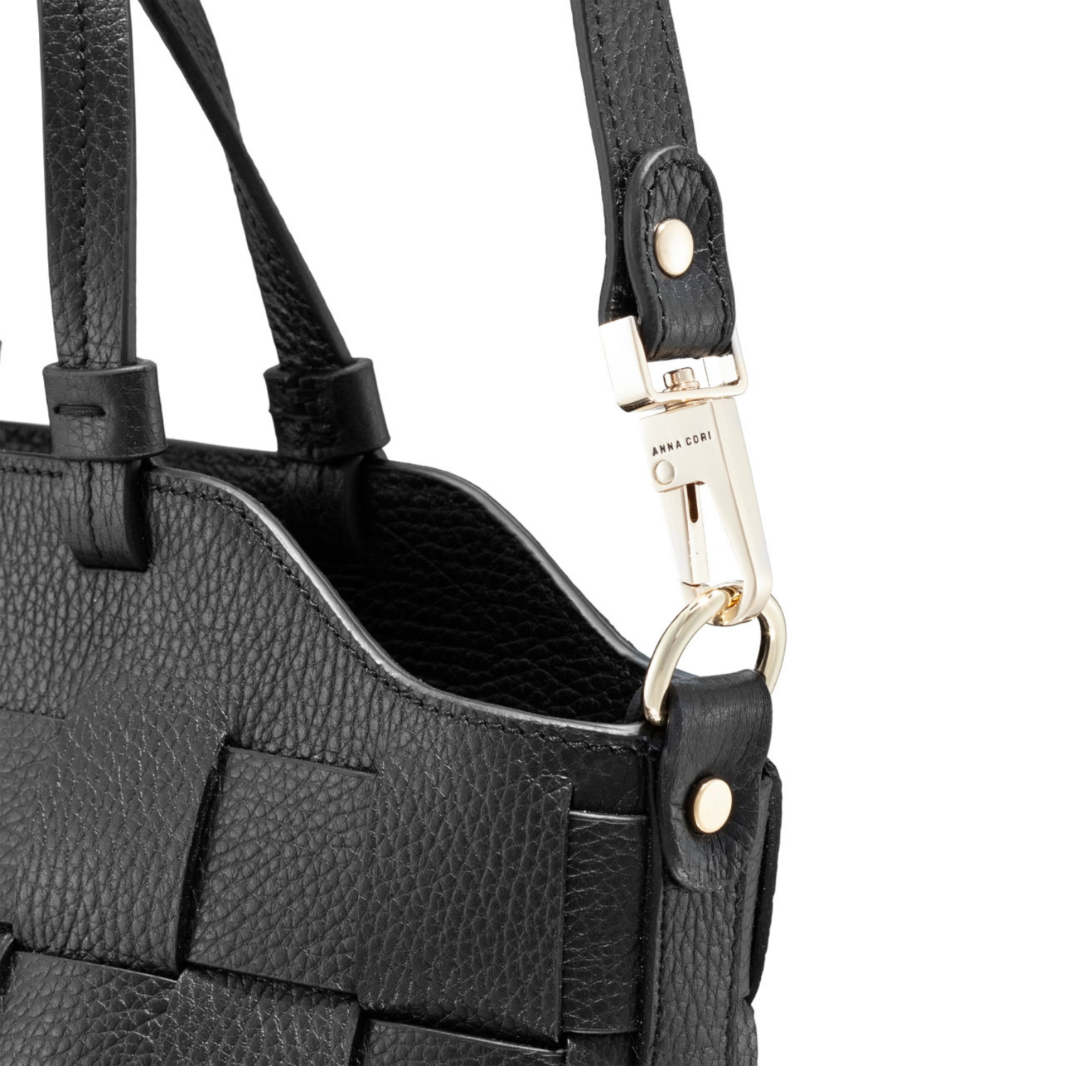 Imagine DAREIA BOTT NEGRU