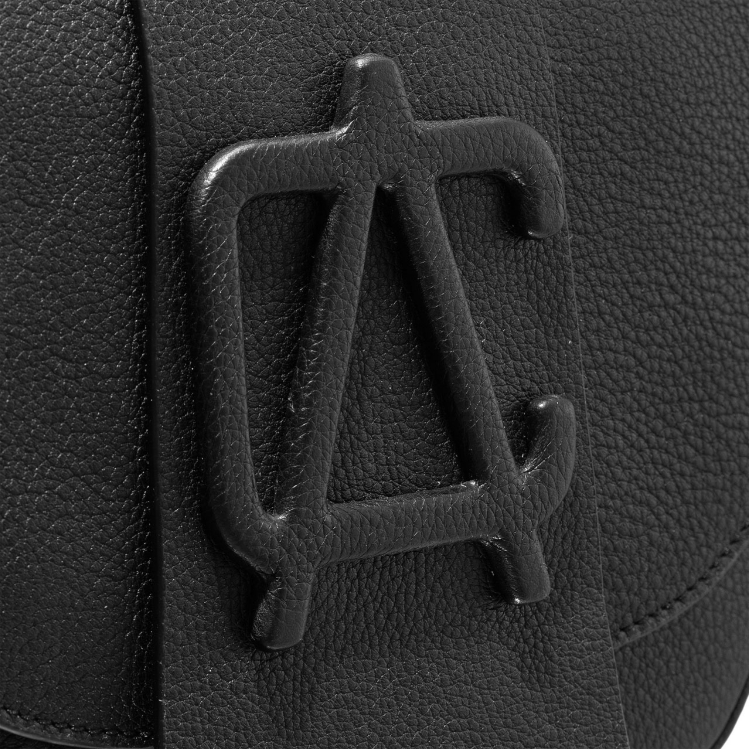 Imagine ELSA BOTTALATO NEGRU