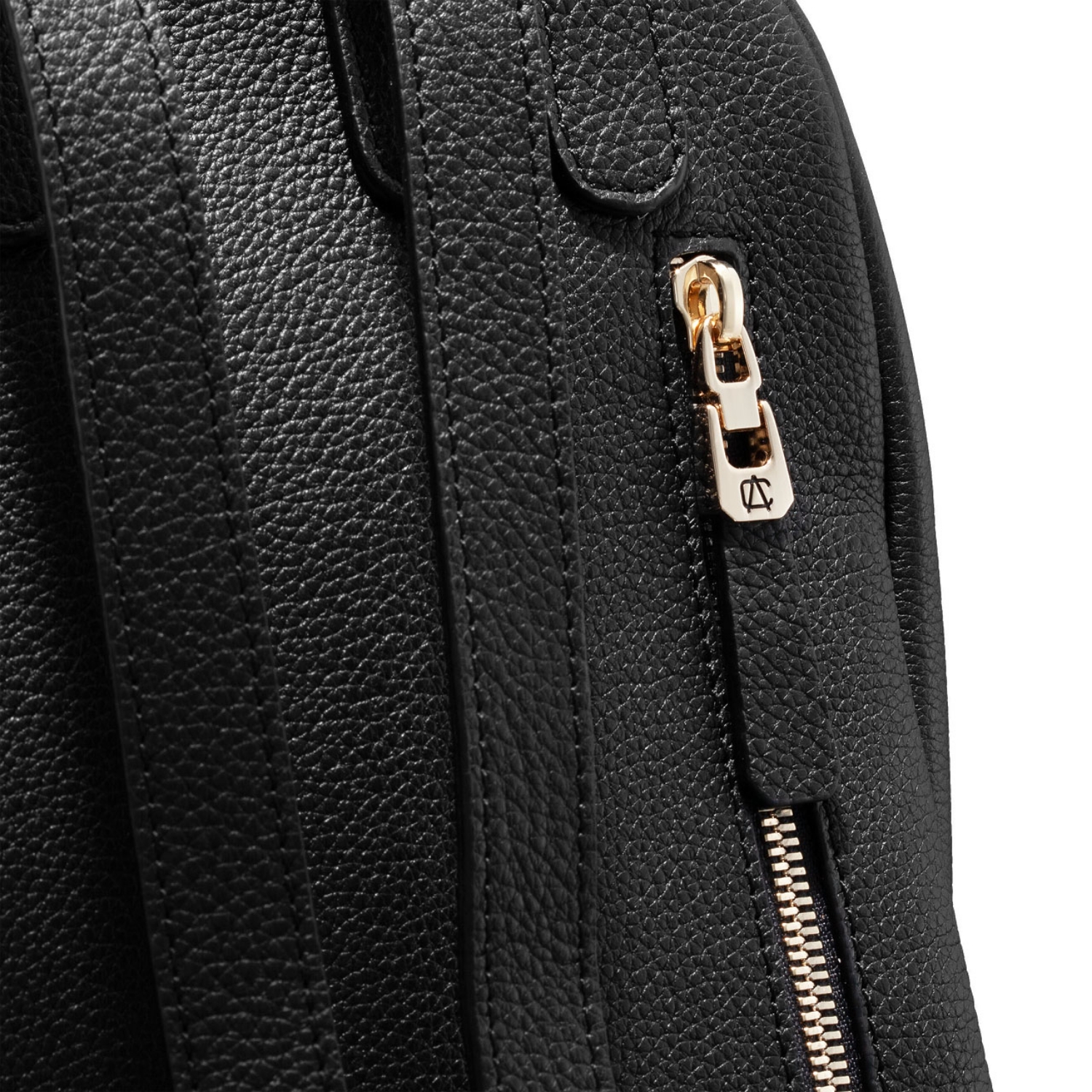 Imagine DEBBY BOTT NEGRU