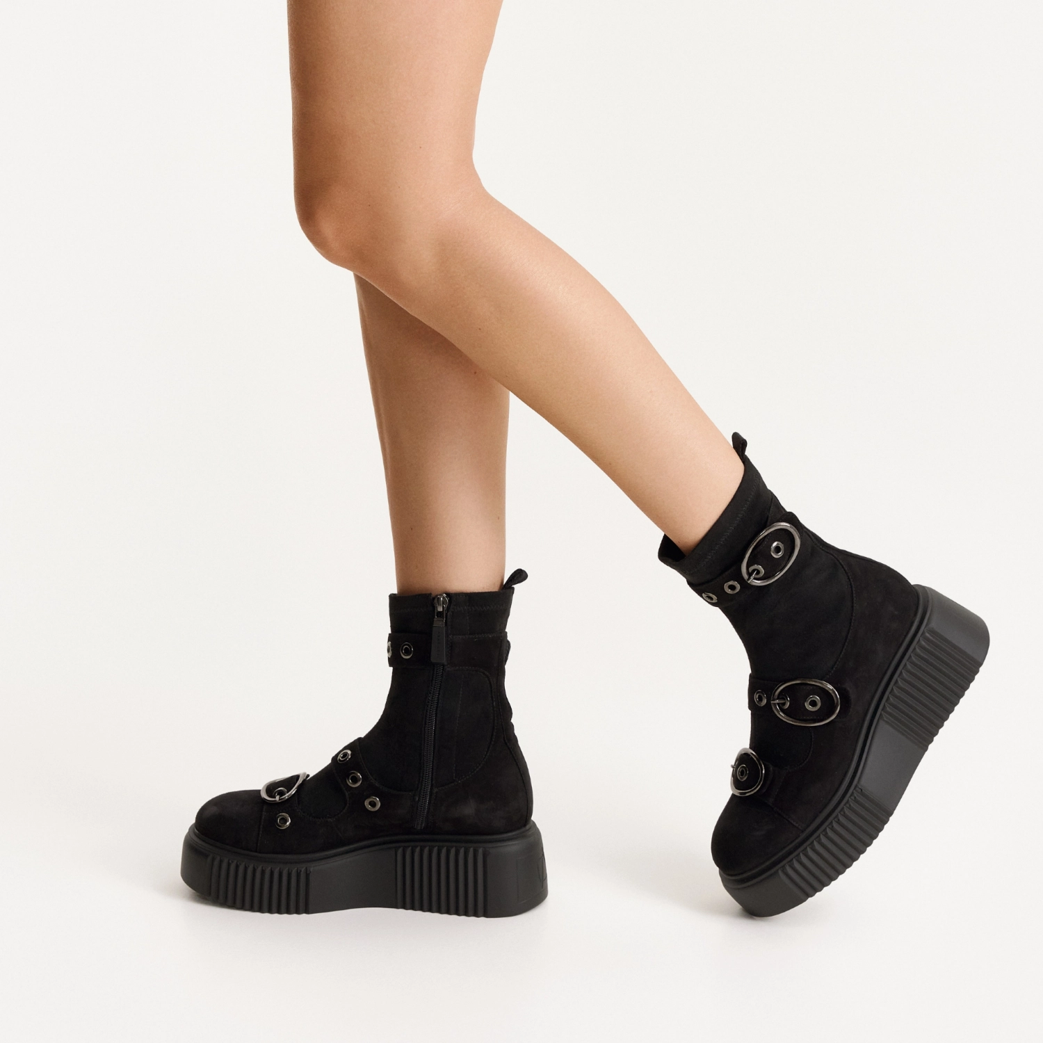 Снимка на Дамски ботуши 8168 Camoscio+Stretch Negru