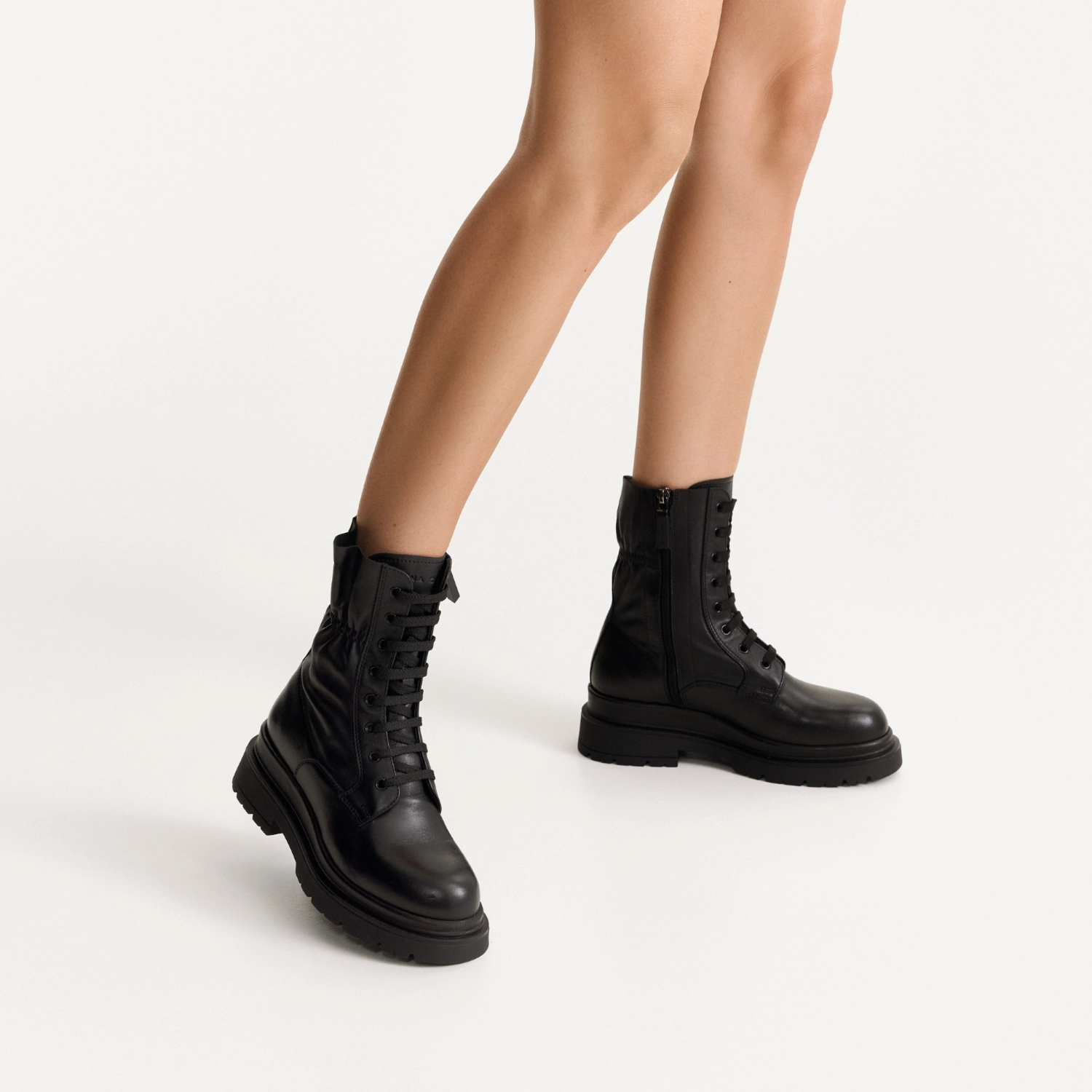 Picture of Women's genuine leather ankle-boots 8255 Vitello Black