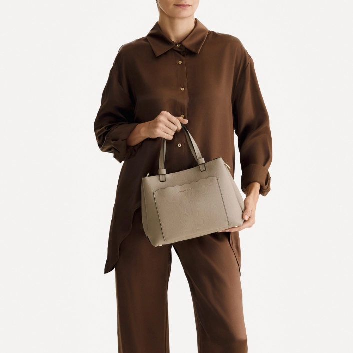 Women Leather Hand Bag CAYA 02 BOTTALATO TAUPE Women Leather Hand Bag CAYA 02 BOTTALATO TAUPE