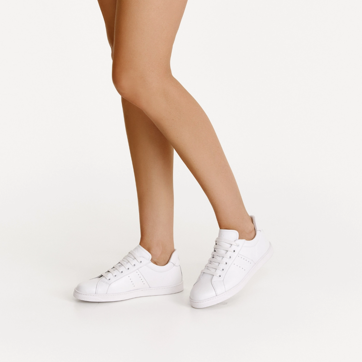 Picture of Women Leather Sport Shoes 8330 Vitello Alb