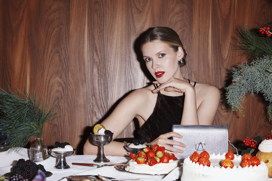 Cum te îmbraci la prima întâlnire pentru un look rafinat și discret